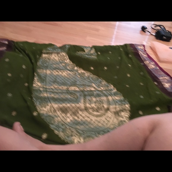 Sari - Picture 3 of 3